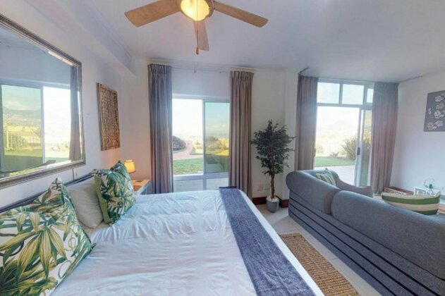 Romantic Beachfront Bachelor - Photo5
