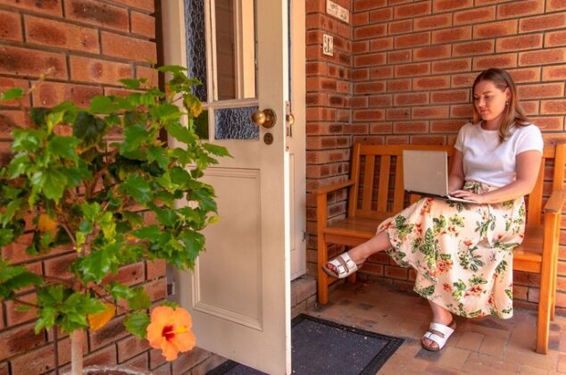 Rustic Manor Guest House - Photo2