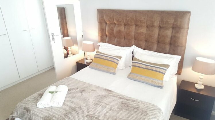 Sausalito One Bed Apartment - Photo2