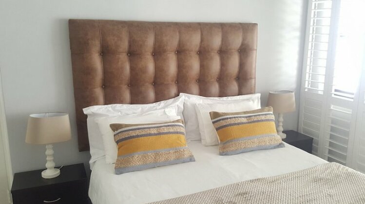 Sausalito One Bed Apartment - Photo3