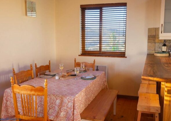 Shutters on Hilltop - Photo4