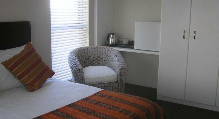 Small Bay Guest House - Photo4