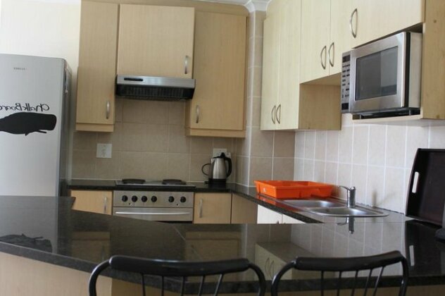 Spacious Beach Front Apartment - Photo4