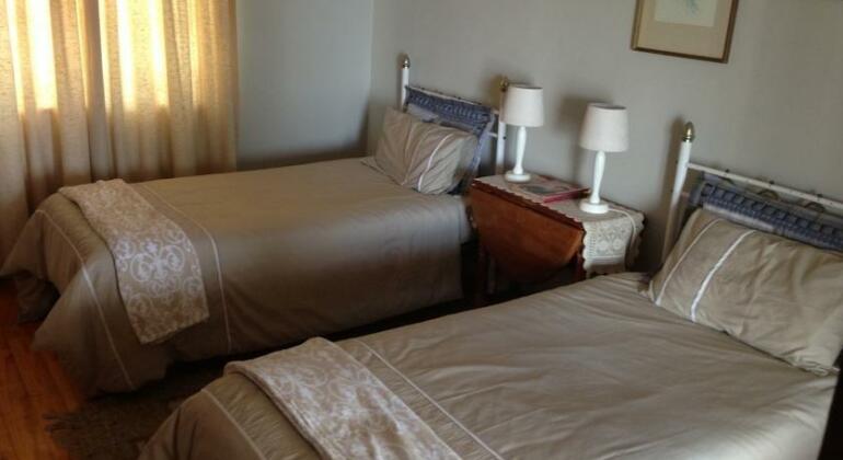 Spacious Holiday Home in Simon's Town - Photo4