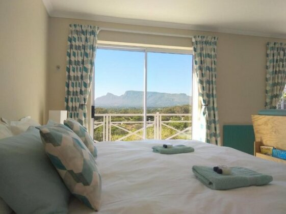 Spectrum of views near Muizenberg - Photo2