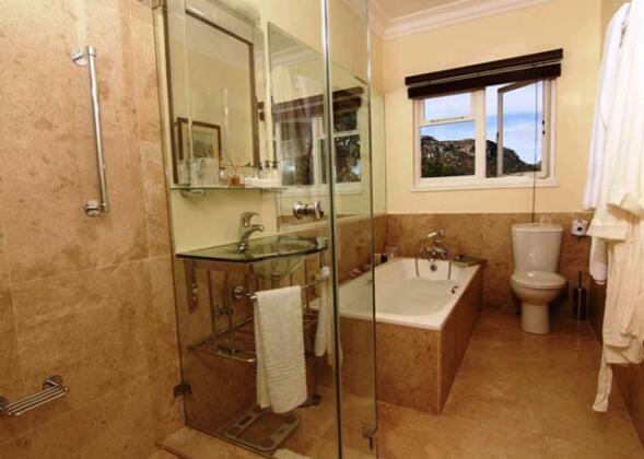 St James Guest Houses - Photo4