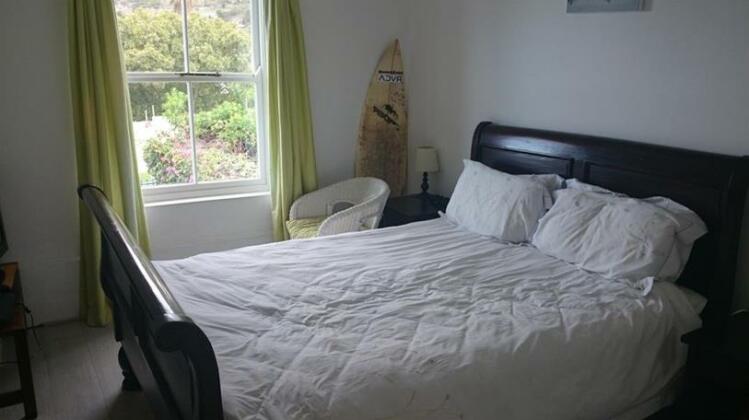 Sunny Sea View Holiday Home - Photo3