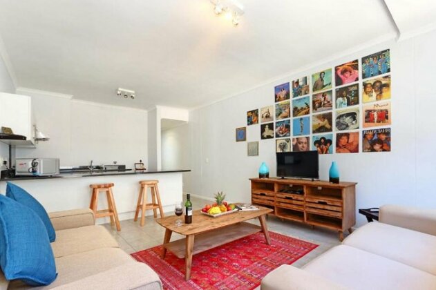 The Amistad Muizenberg Beachfront - Photo3