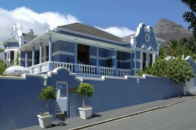 The Blue House Guesthouse - Photo2