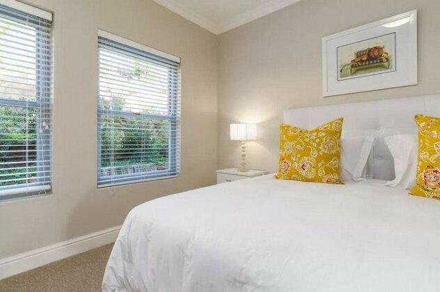 The Hillcrest - Photo4