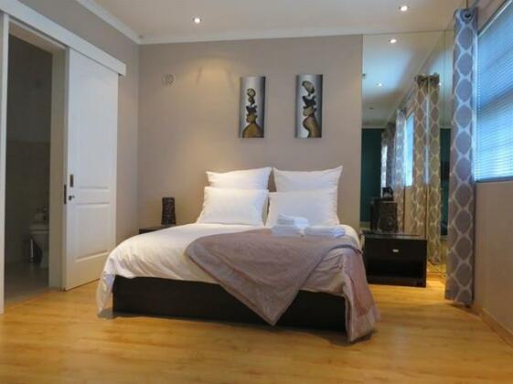 The White Elephant Guesthouse - Photo3