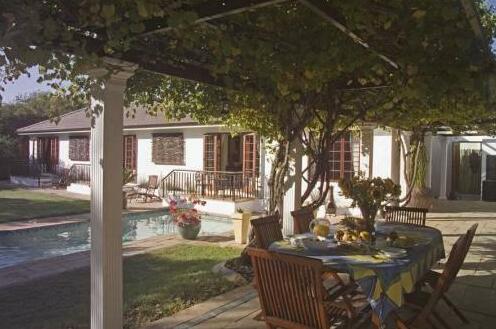 Three Palms Luxury Cottage - Photo2