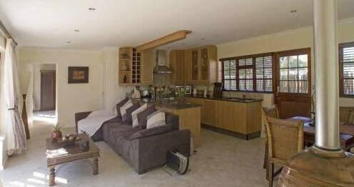 Three Palms Luxury Cottage - Photo5