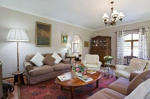 Tiana Guest House - Photo3