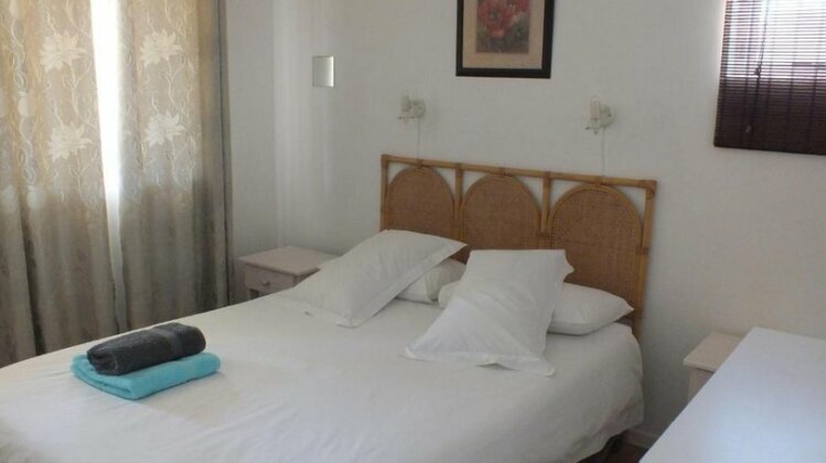 Trixie Self Catering Apartments - Photo3