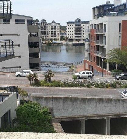 Tyger Waterfront luxurious and central Cape Town