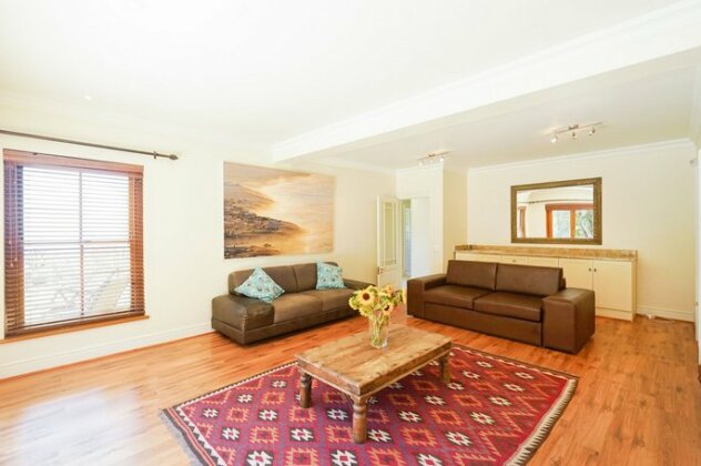 Villa Camp Bay Views - Photo4