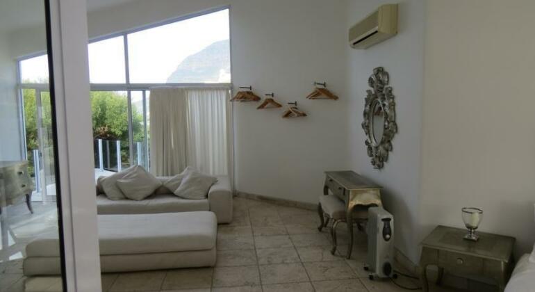 Villa on the Rocks - Photo5