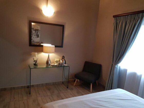 Denzil's Place - Photo4