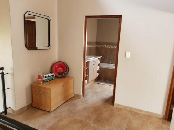 Denzil's Place - Photo5