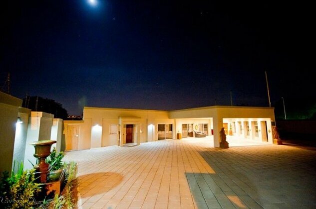 Kings & Queens Boutique Hotel - Photo2