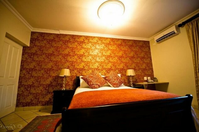 Kings & Queens Boutique Hotel - Photo5