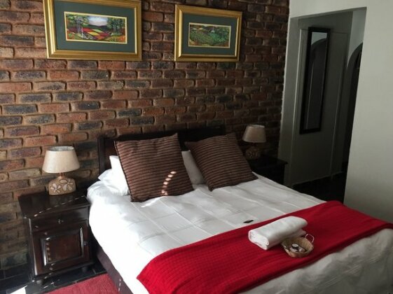Travellers Nest Guesthouse - Photo4
