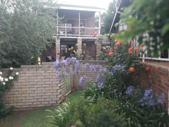 Clarens Cottages - Photo3