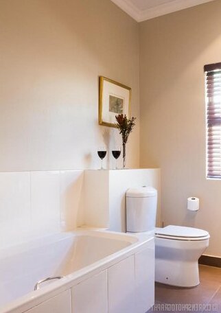 Pond End Villa - Photo5