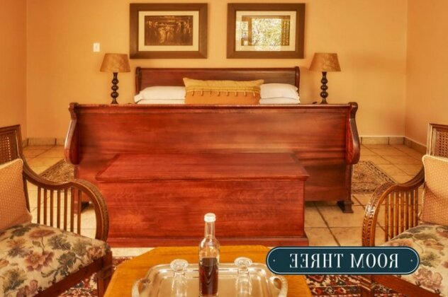 Sir Henry's Guest Houses - Photo4