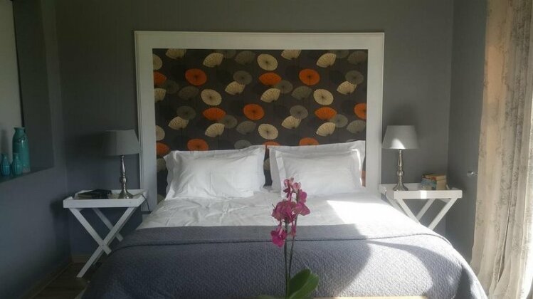 Upper House Guesthouse - Photo4