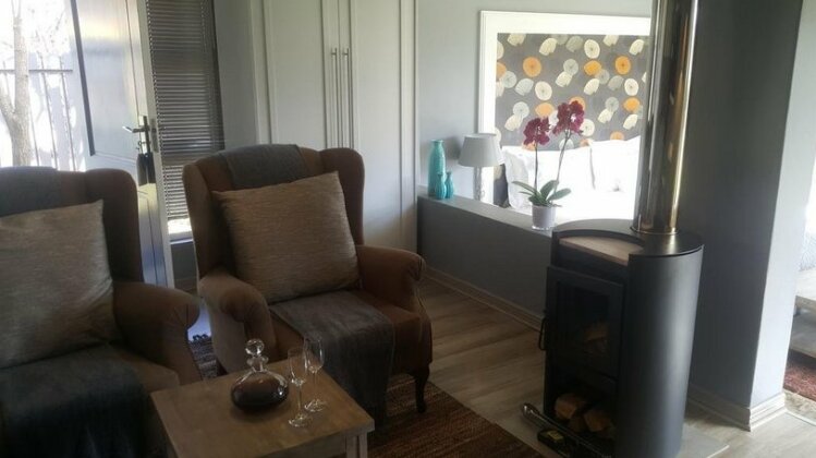Upper House Guesthouse - Photo5