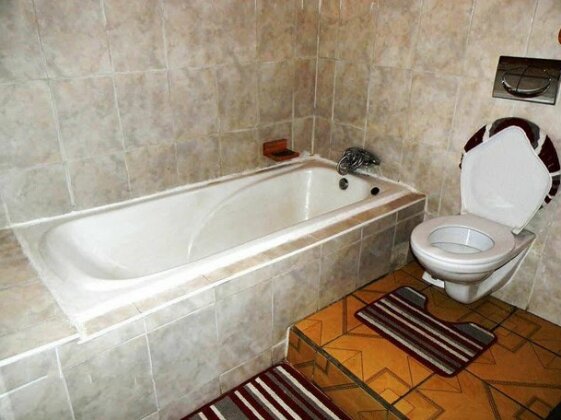 African Cave Lodge - Photo4