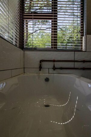 Chameleon Bush Lodge - Photo5