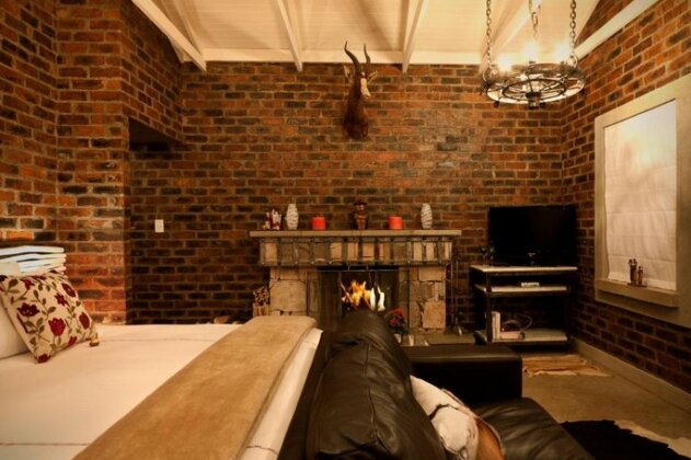 Anglers Court - Photo3