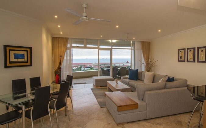 203 Oyster Quays - Photo2