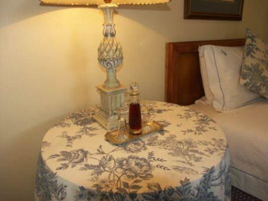 Joan's Bed and Breakfast - Photo5