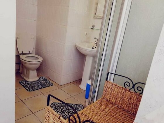 Old n New Bed & Breakfast - Photo5