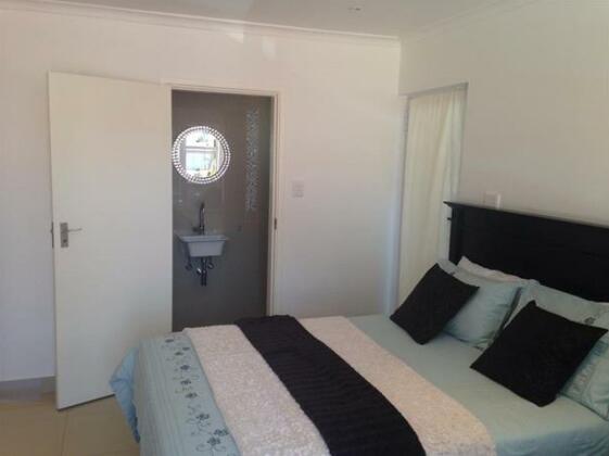 Umhlanga Self Catering Guesthouse - Photo3