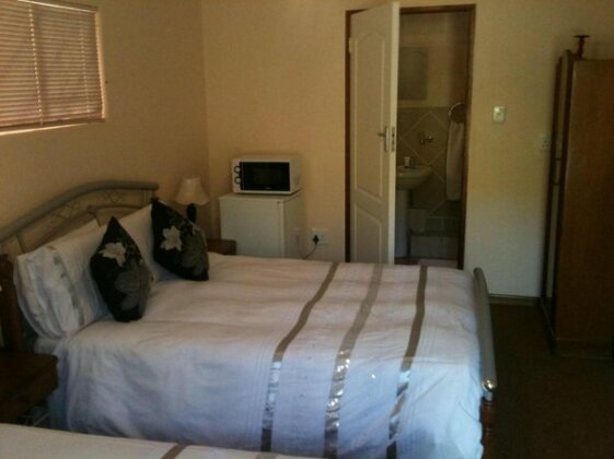 Kelbricks Bed and Breakfast - Photo3
