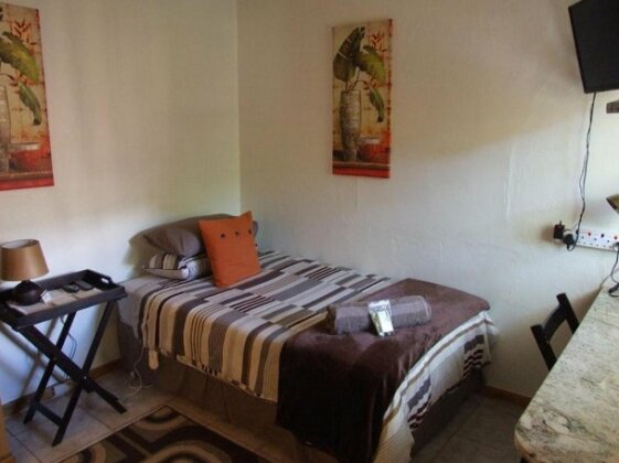 Mechell's Accomodation - Photo3