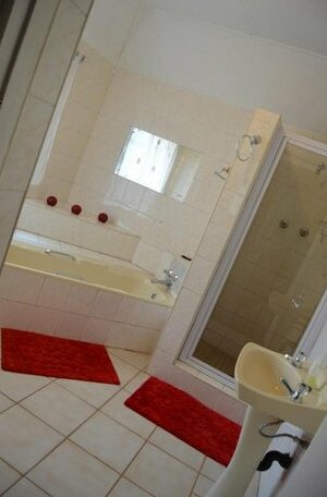 Sondela Bed & Breakfast - Photo5