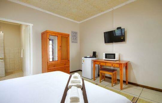 Eagles Nest Guesthouse - Photo5