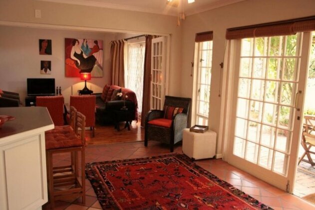 Jonquil Guest Cottage - Photo3