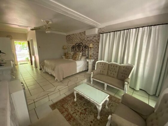 Arcadia Guesthouse & Restaurant - Photo2