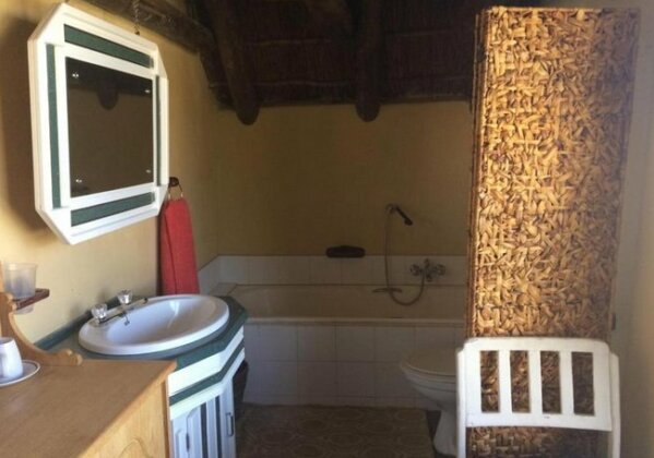 Helena's Guest House - Photo2