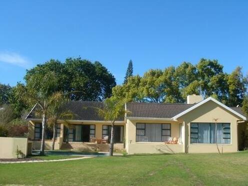 Fourways Guesthouse George - Photo2