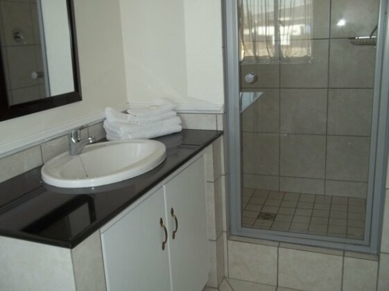 The Gateway Hotel - Photo2