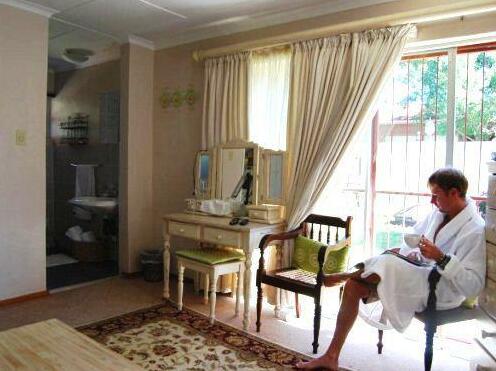 Amadudu Guest House Harrismith - Photo5