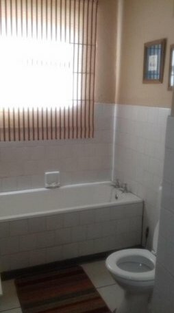 Kestell Hotel & Guesthouse - Photo2